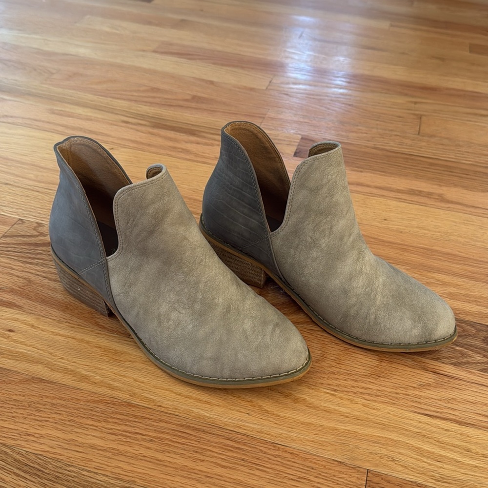 Booties - Picture 4 of 4